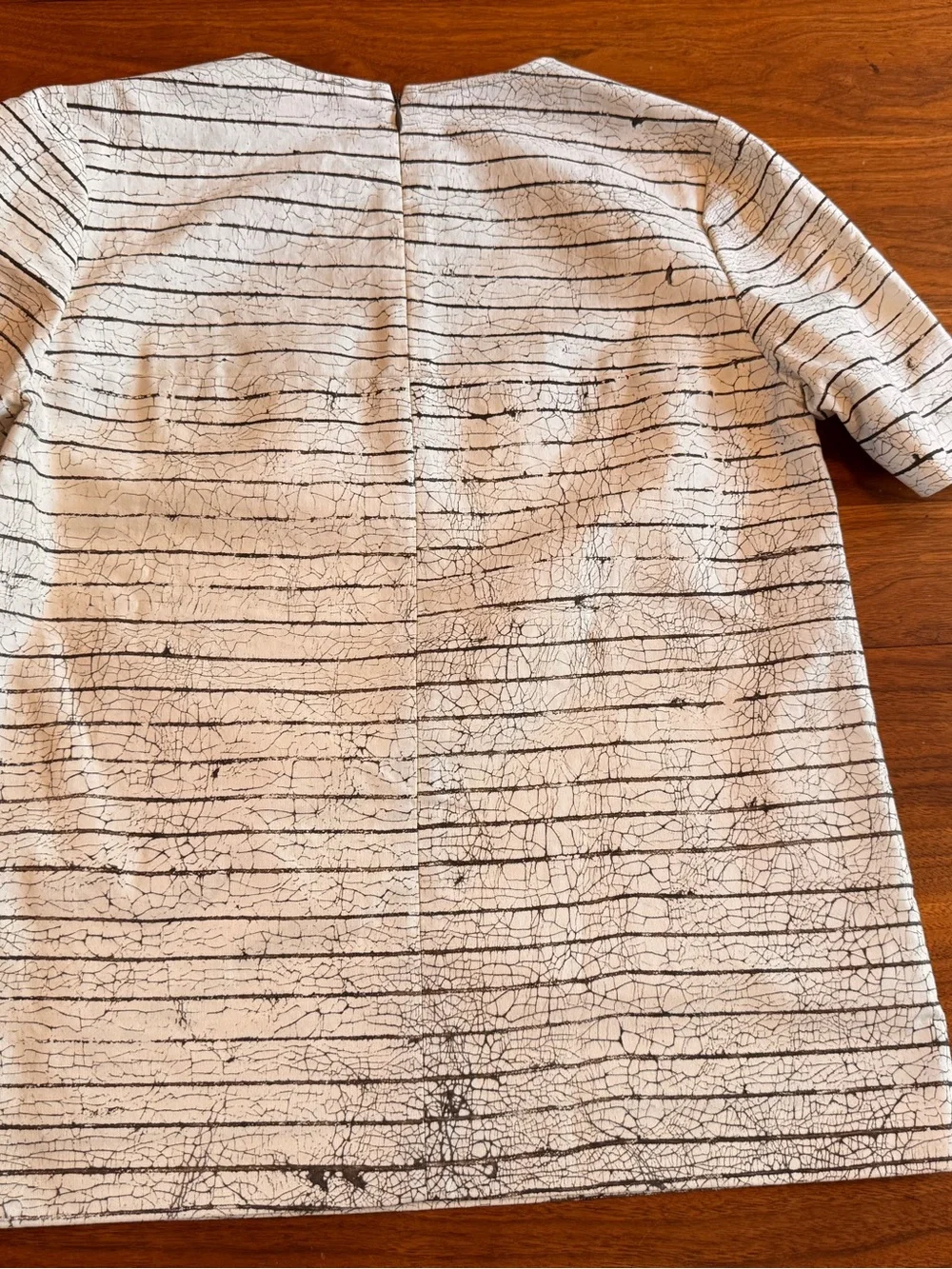 Tory Burch Cotton Crackled Stripe Top with Notched V Neckline Like New Sz 6
